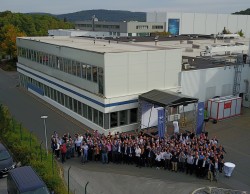 7_GROHE_Employees_at_the_Research_Laboratory_in_Hemer_Germany Photo Credits to GROHE AG.jpg