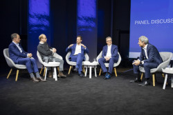 grohe_intelligent_living_summit_panel2.jpg